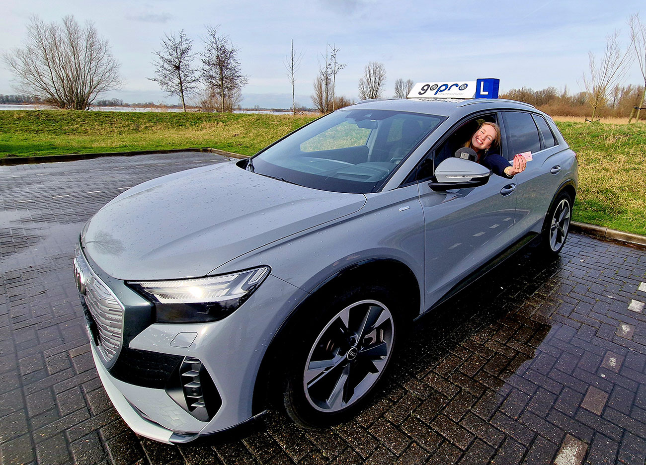 Audi E-tron | Rijles bij verkeersschool Go Pro | Haal nu je rijbewijs bij de rijschool in Zoetermeer | Rijles Zoetermeer | Autorijlessen Zoetermeer | Rijschool Zoetermeer | Autorijschool Zoetermeer
